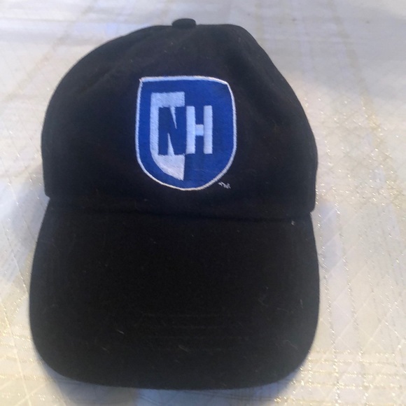 UNH-University of New Hampshire baseball hat - Picture 1 of 3